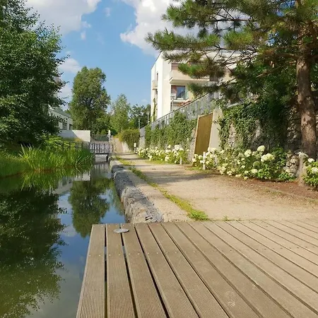 Urbannestgroup - Waw Chopin Airport Wygledowska 10