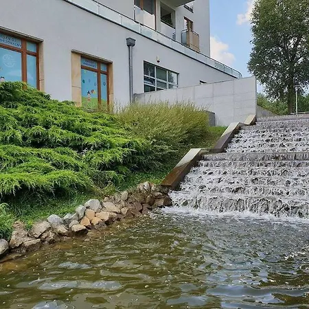 Urbannestgroup - Waw Chopin Airport Wygledowska 10 *